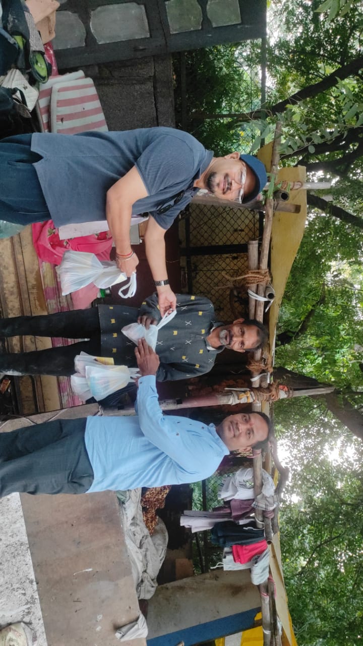 नि:शुल्क दीपावली दिया वितरण कार्यक्रम