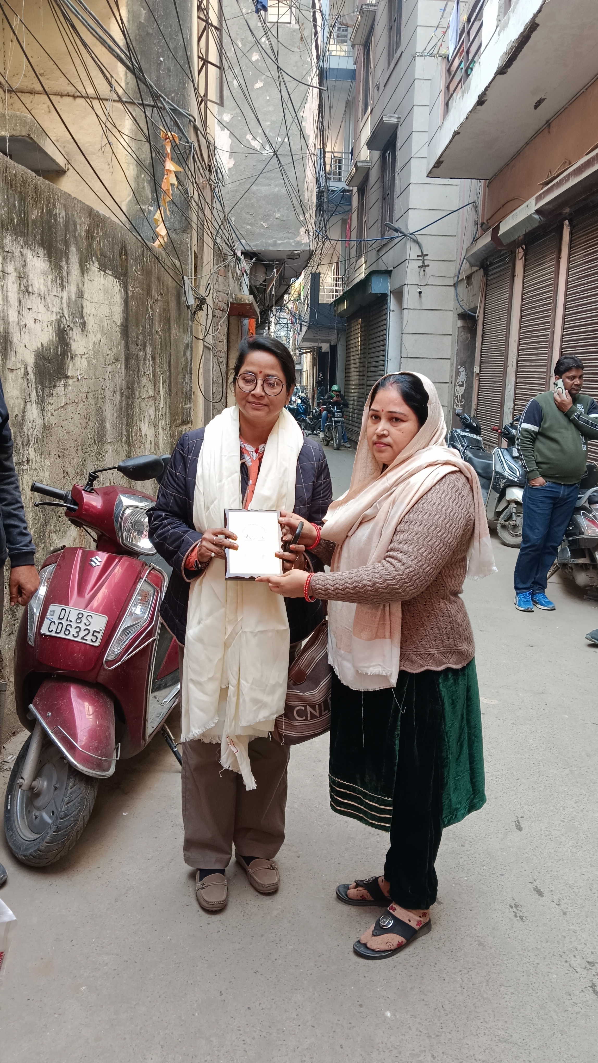 संस्था की सक्रिय कार्यकर्ता ममता जी का अभिवादन