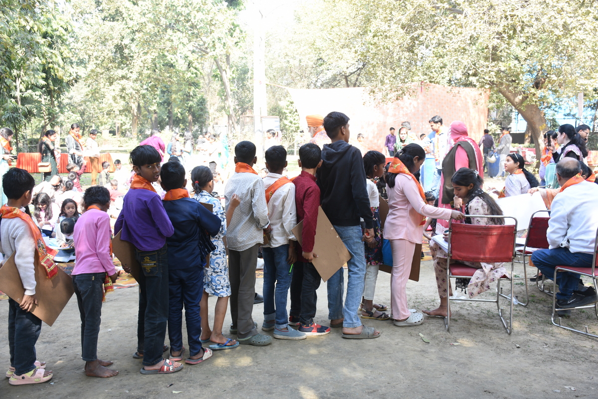 बच्चों के प्रतियोगिता के नामांकन